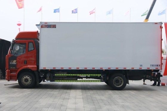 FAW Jiefang J6L a frigorifié Tipper Dump Truck 240hp 4X2 6.8m