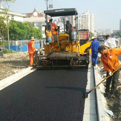 machines Asphalt Pavers GYA6000L de génie civil de 93kw 6m