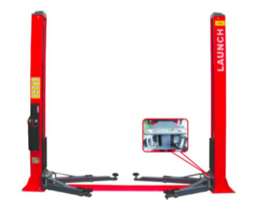 Lancement automatique 4 Ton Two Post Automotive Lift en stock