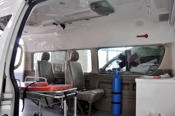 L'autobus d'ambulance à essence protège le type 1