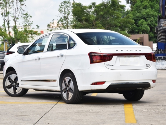 berline AEOLUS E70 de voitures électriques de Dongfeng de long terme de 120kw 230NM
