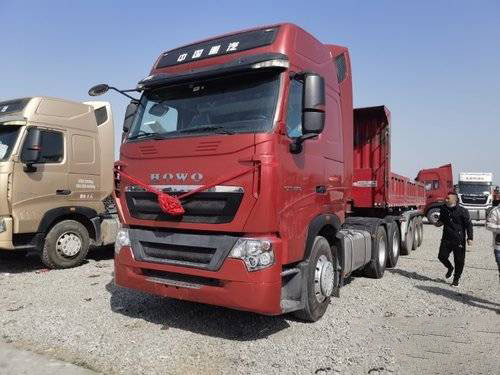 12 euro 5 de Sinotruk Howo 6x4 Tipper Truck T7H de tête de tracteur d'AMT
