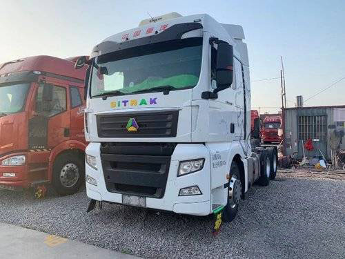Sinotruk Sitrak C7H a utilisé la boîte de vitesse résistante du moteur ZF d'HOMME des camions 540HP 6*4