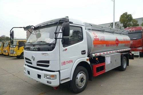 Duolika D6 a utilisé le camion résistant de réservoir de carburant de l'euro 5 des camions 140HP
