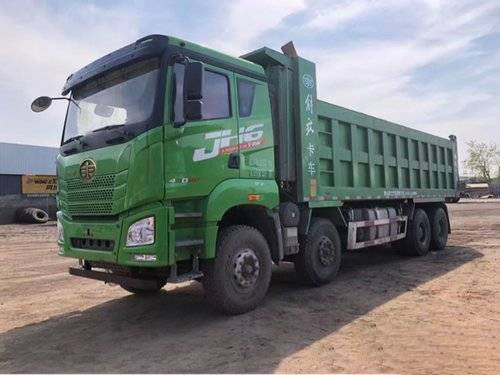 12 pneus Faw ont employé la vitesse résistante 8*4 manuel 430HP des camions 12