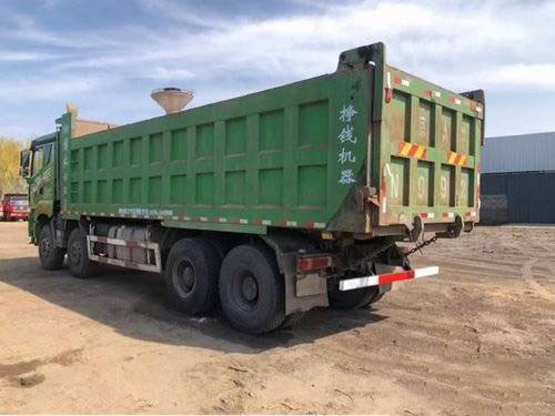 12 pneus Faw ont employé la vitesse résistante 8*4 manuel 430HP des camions 12