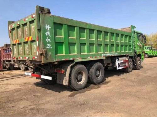 12 pneus Faw ont employé la vitesse résistante 8*4 manuel 430HP des camions 12